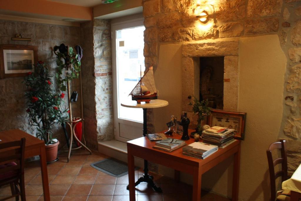 טרוגיר Villa Tudor חדר תמונה